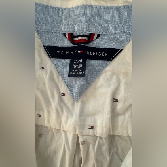 Tommy Hilfiger new with tags boys dress shirt button down - Picture 2 of 3